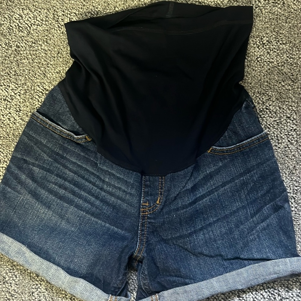 Liz Lange maternity Jean shorts